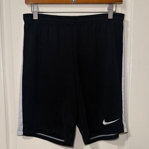 Nike Men's Dri-Fit Black and White Athletic Shorts Size Medium NWOT